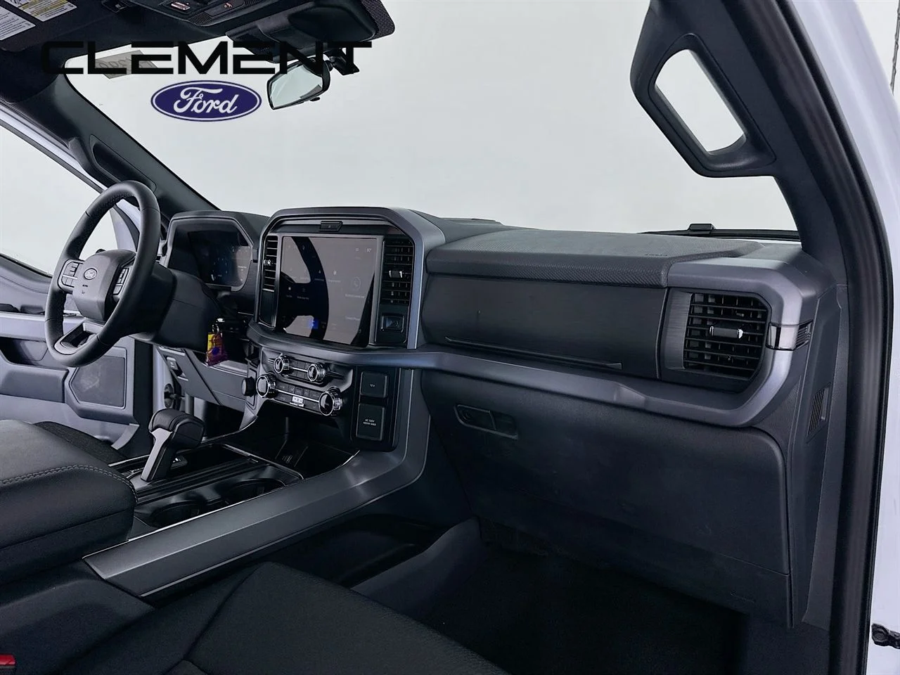 New 2026 Oxford White Ford XLT image 29