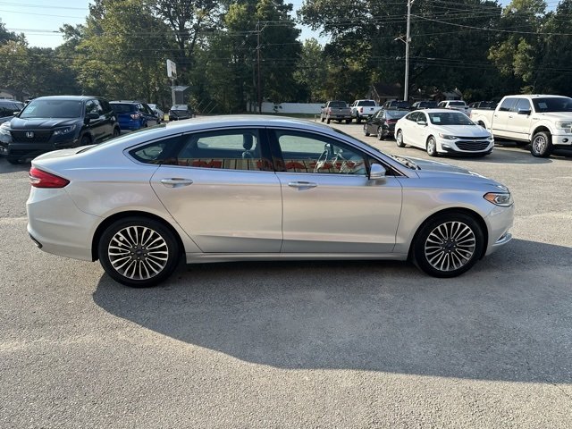 2017 Ford Fusion SE photo 4