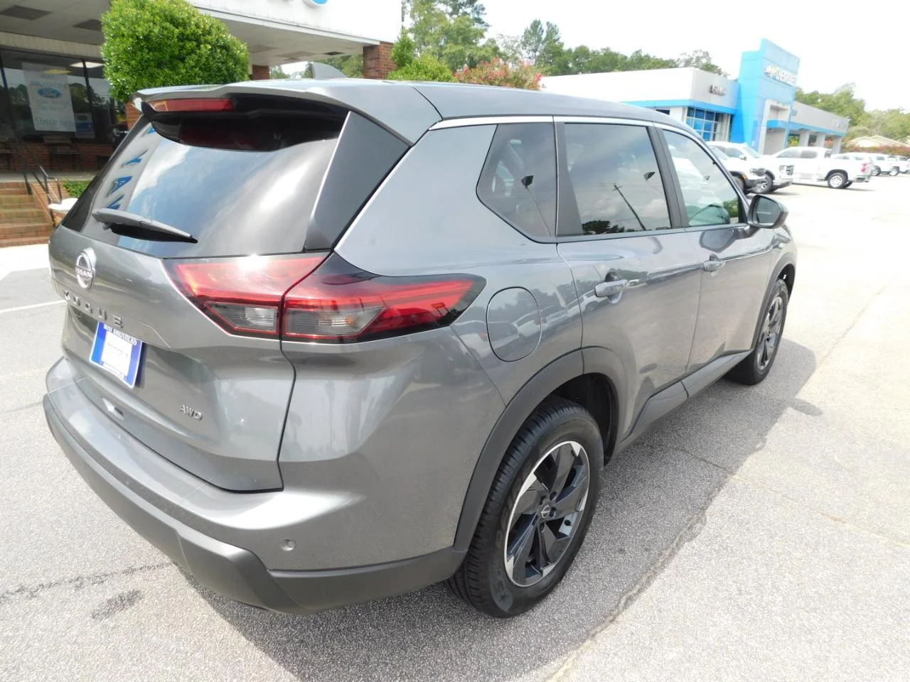 Used 2025 Gun Metallic Nissan AWD SV image 8