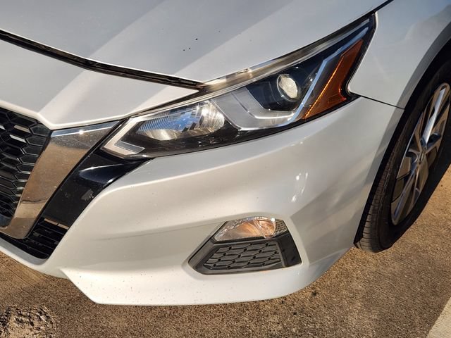 Used 2020 Silver Nissan 2.5 S image 8