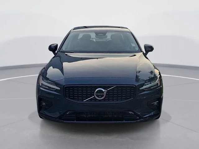 Used 2024 Blue Volvo Ultimate image 8