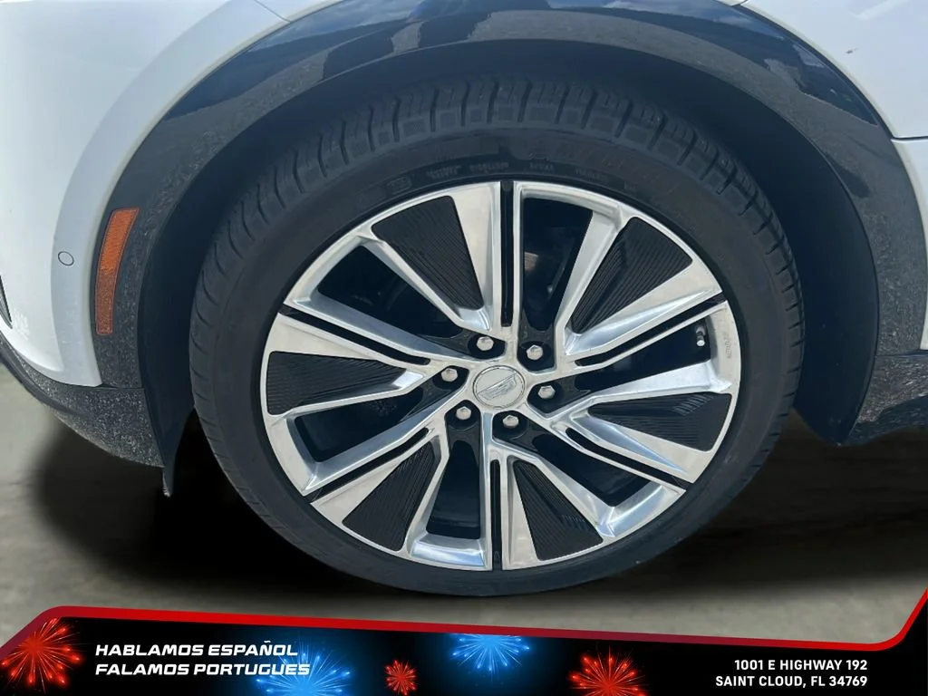 Used 2025 Crystal White Tricoat Cadillac Luxury 3 image 32