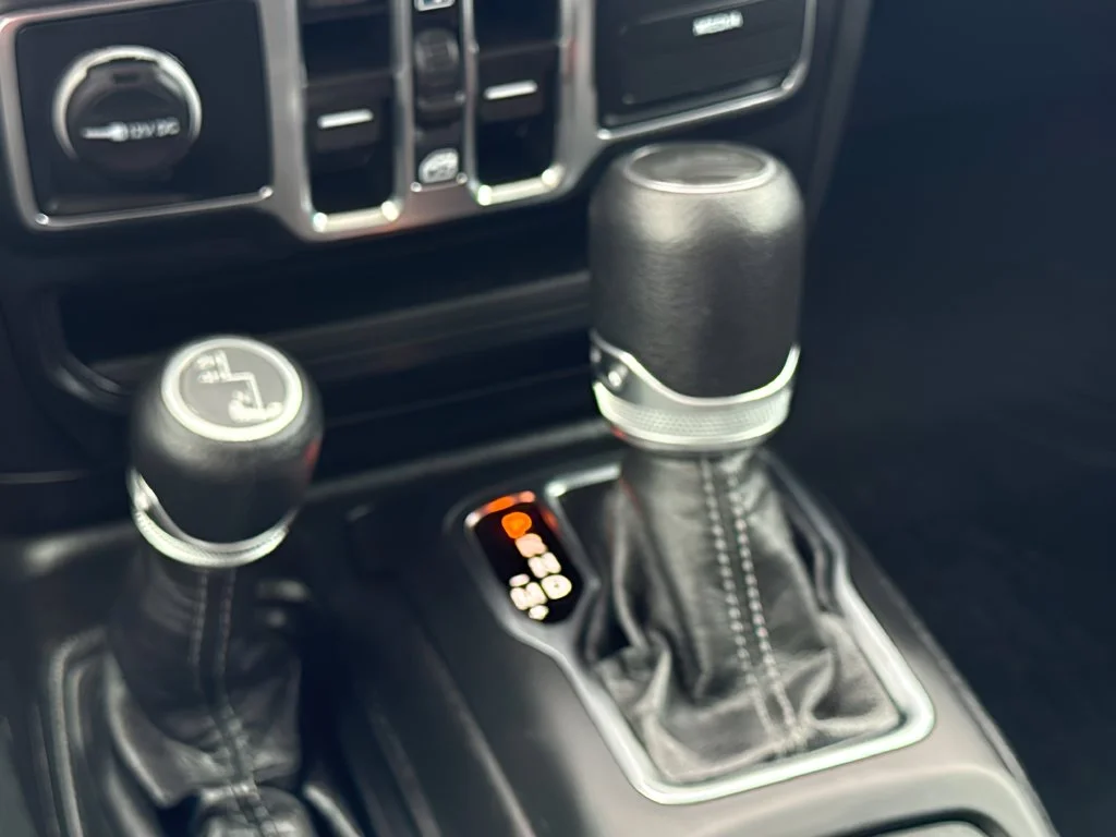 Used 2024 White Jeep Sahara image 15