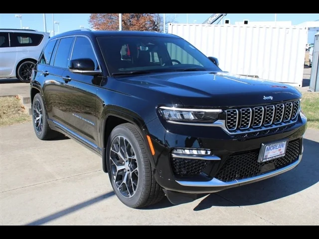 Used 2022 Diamond Black C Jeep Summit Reserve 4xe image 3