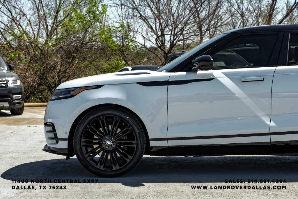 Certified Used 2026 Fuji White Land Rover Dynamic SE image 10