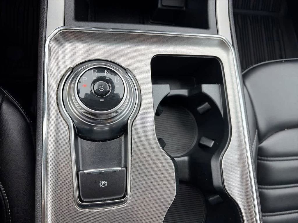 Used 2022  Ford SEL image 22