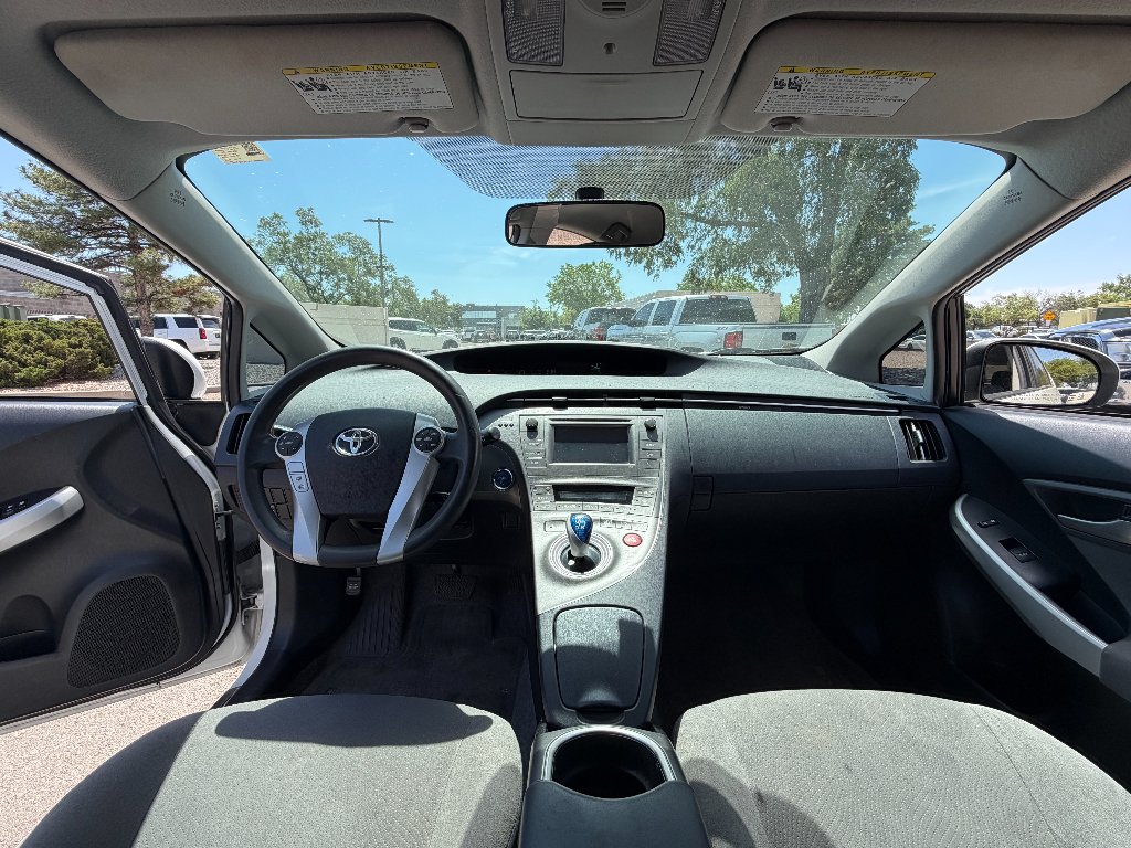 Used 2012 White Toyota One image 12