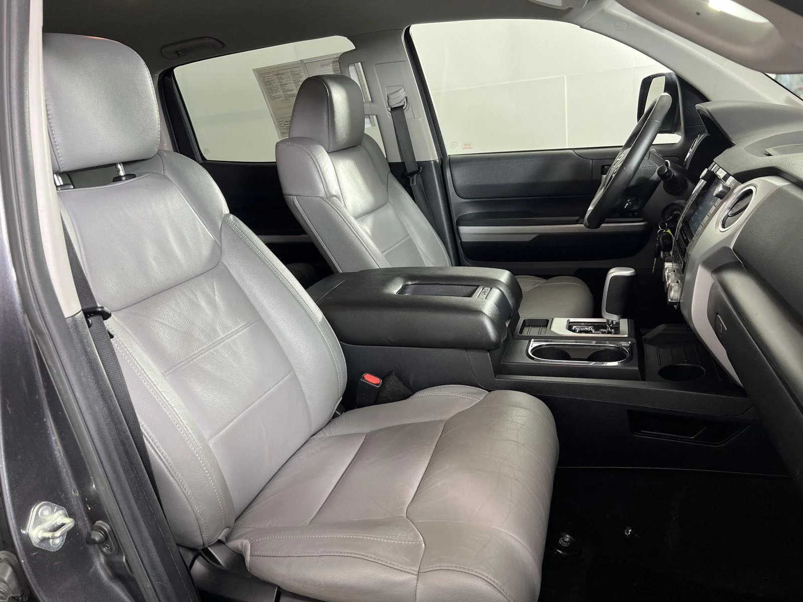 Used 2020 Magnetic Gray Metallic Toyota SR5 image 26