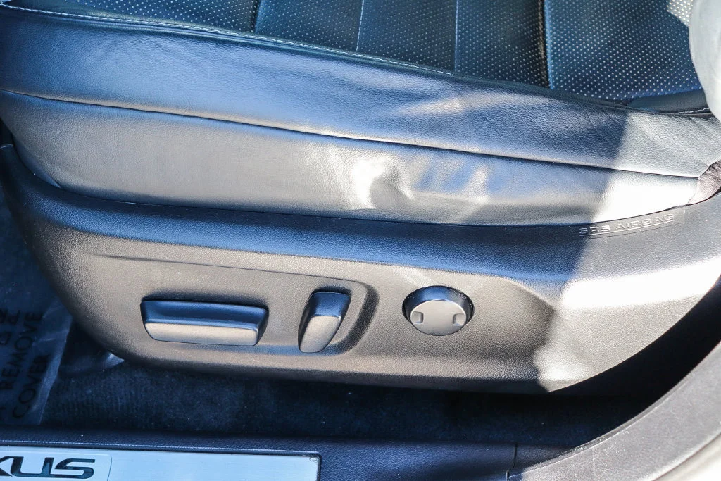 Used 2017 Silver Lexus 450h F Sport image 25