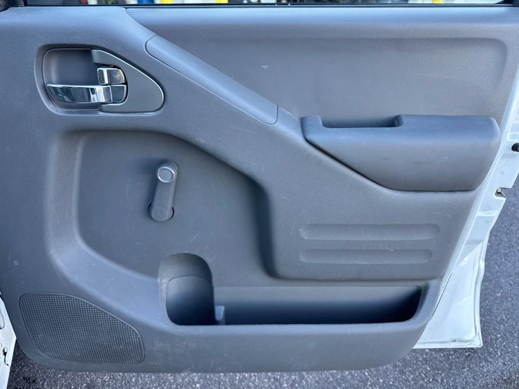 Used 2017 White Nissan S image 19