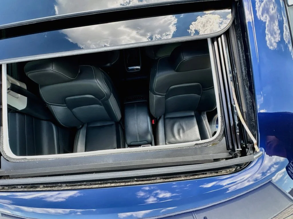 Used 2024 Blue Nissan SL image 27