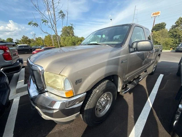 Used 2002 Gray Ford XLT image 2