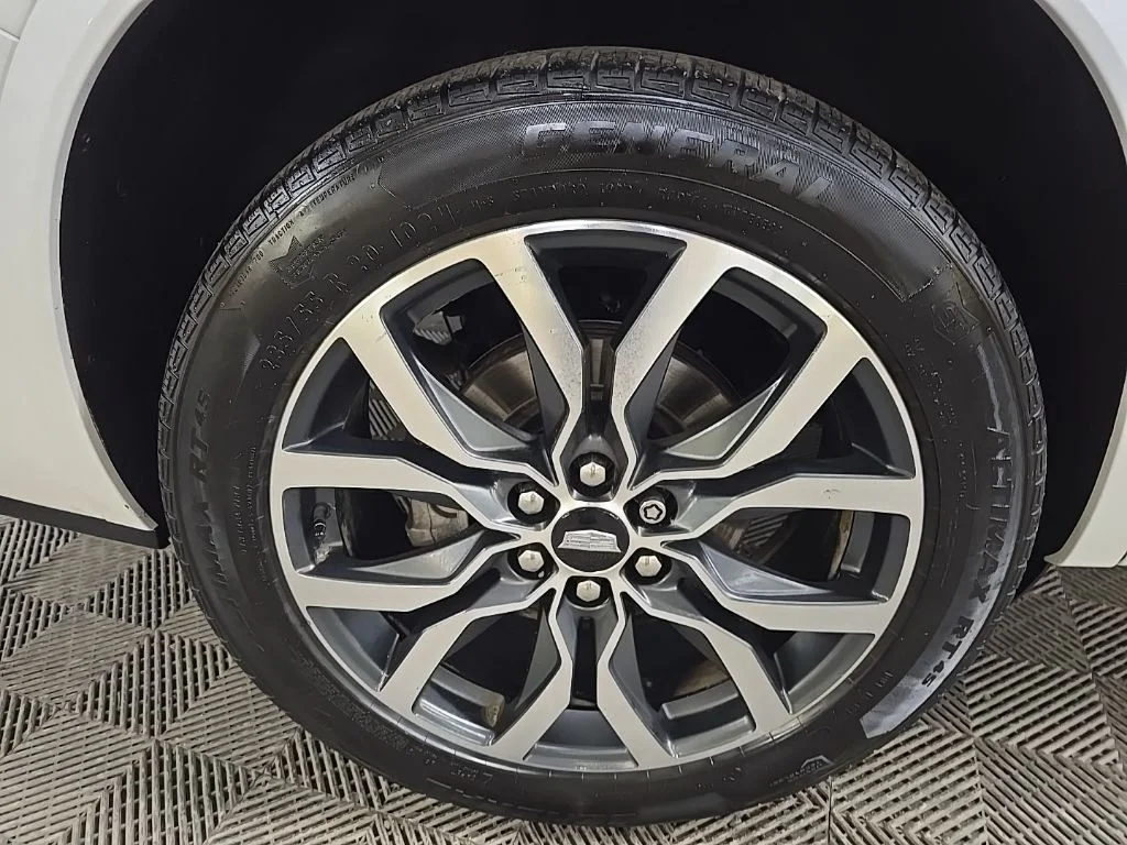 Used 2021 White Cadillac Sport image 17