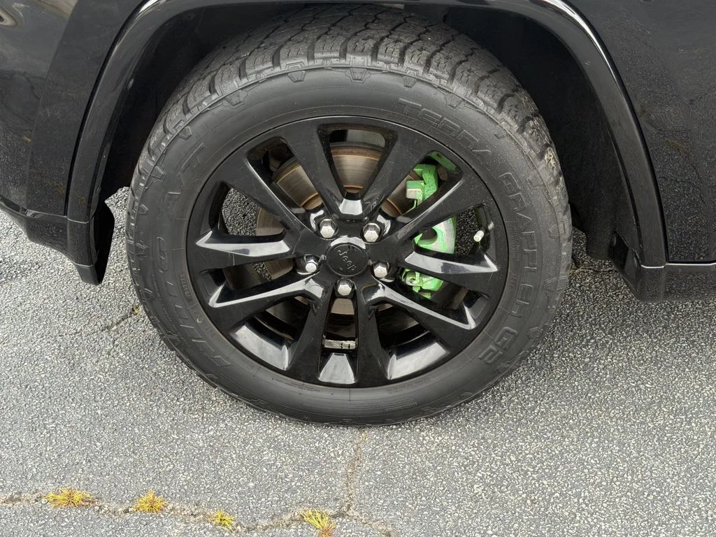 Used 2019 Black Jeep Altitude image 12