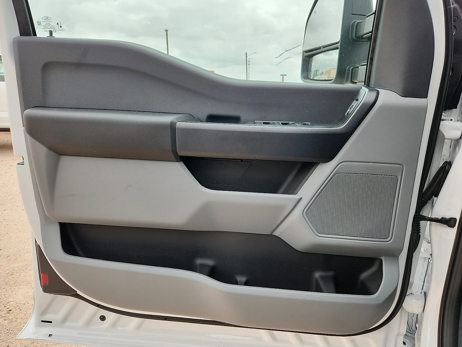 New 2026 Oxford White Ford XL image 14