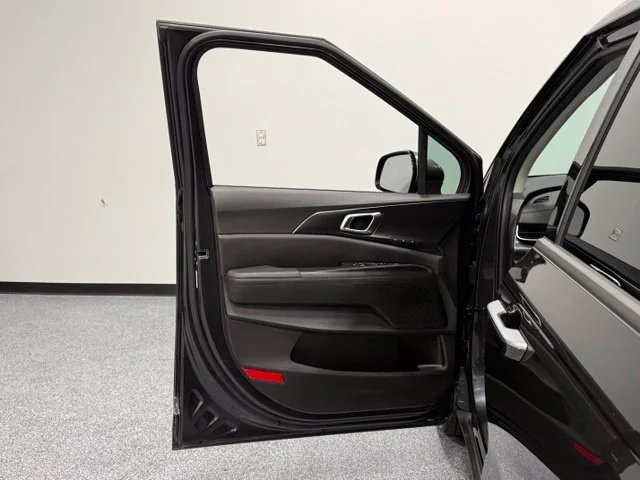 Used 2025  Kia SX image 11
