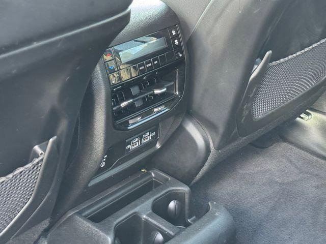 Used 2022 Diamond Black Crystal Pearlcoat Jeep Limited image 19