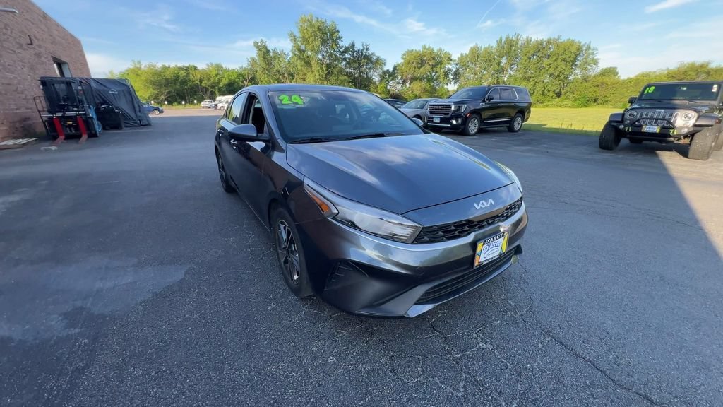 Used 2024 Kia Forte LXS with VIN 3KPF24AD7RE739058 for sale in Morris, IL