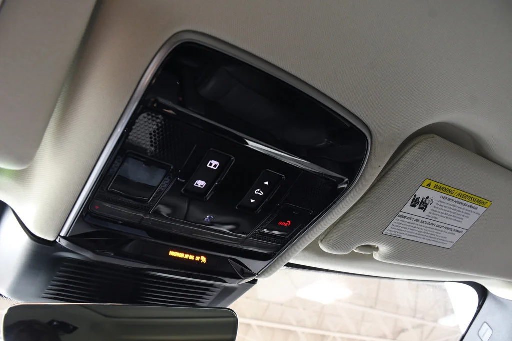 Used 2026  Land Rover SE image 33
