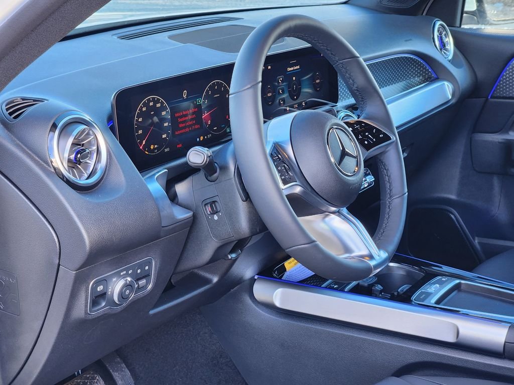 New 2026 Polar White Mercedes-Benz GLB 250 4MATIC® image 13