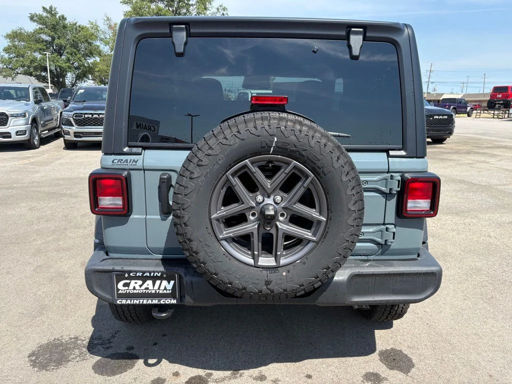 New 2026 Anvil Clear-Coat Exterior Paint Jeep Sport S image 6