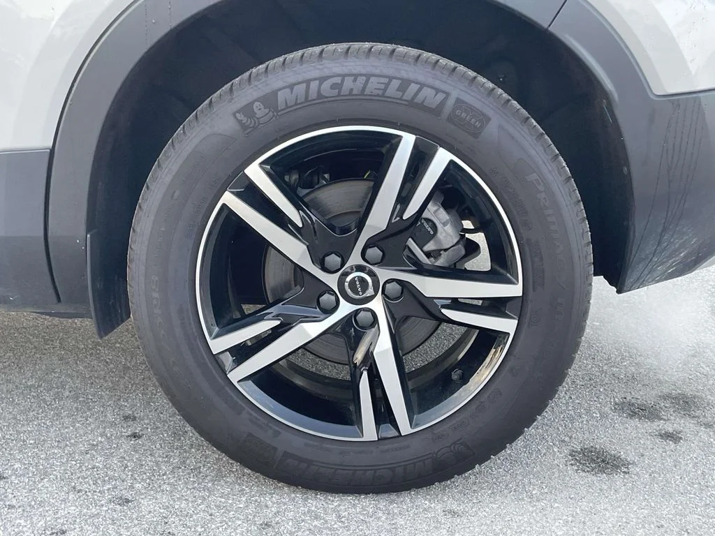 2025 Volvo XC40 Core - Photo 31