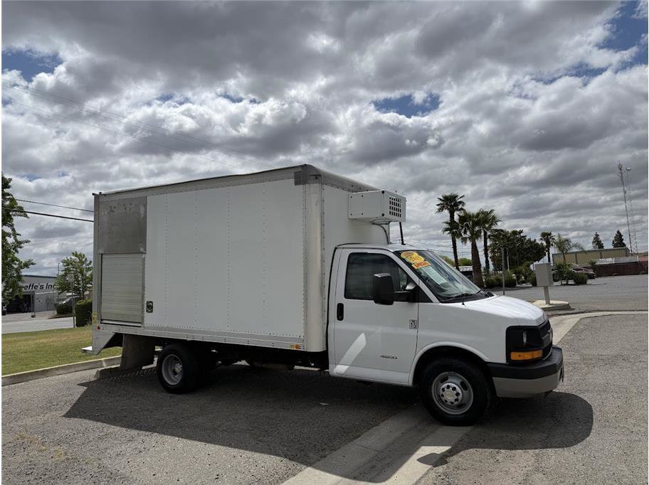 2015 Chevrolet Express Cutaway Base