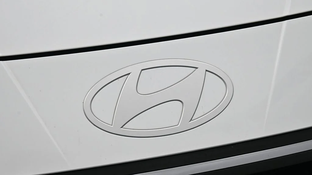 Used 2026 White Hyundai SEL Sport image 19
