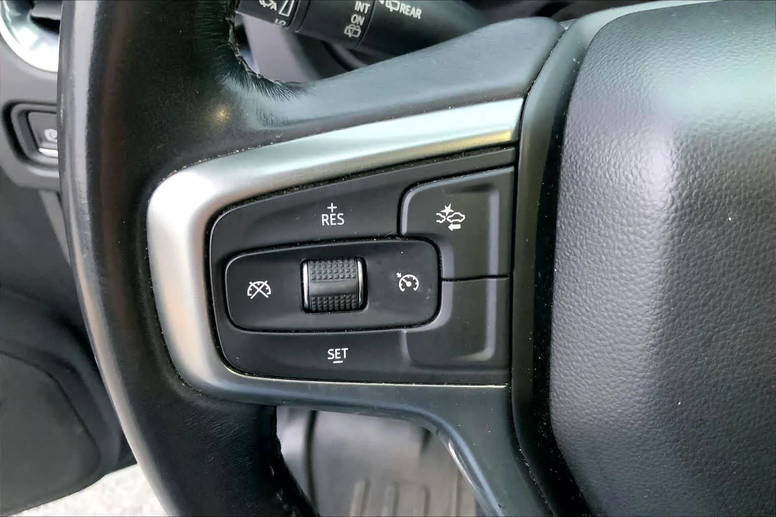 Used 2021 Summit White Chevrolet Z71 image 23