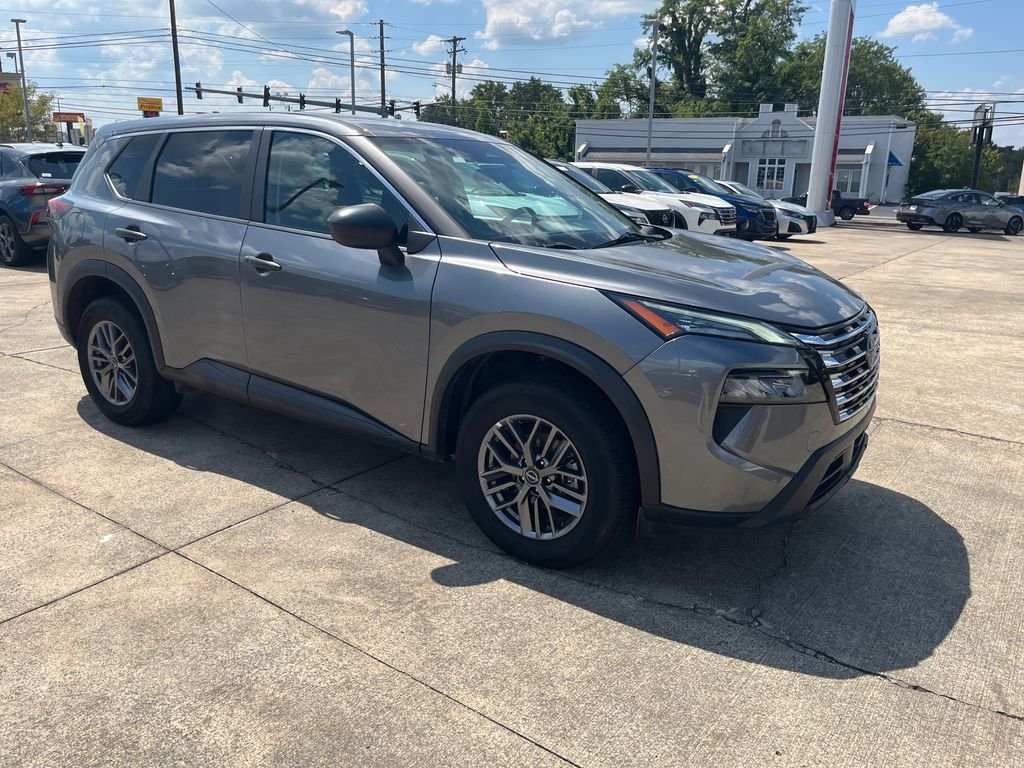 Used 2024 Gray Nissan S image 7