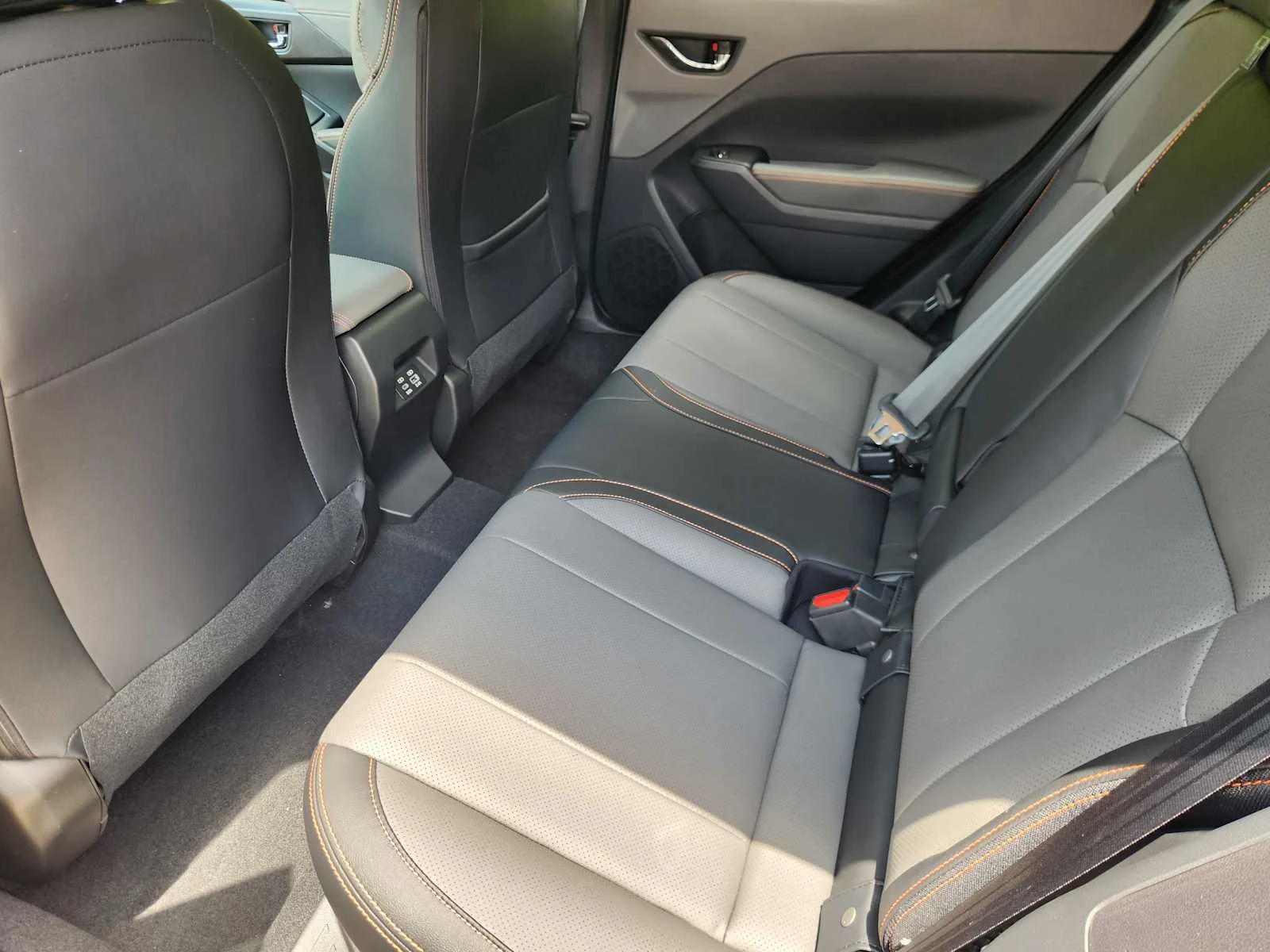 New 2026 MAGNETITE GRAY PEARL Subaru Limited Hybrid image 19