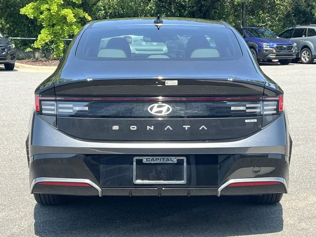 Used 2025 Gray Hyundai SEL image 12