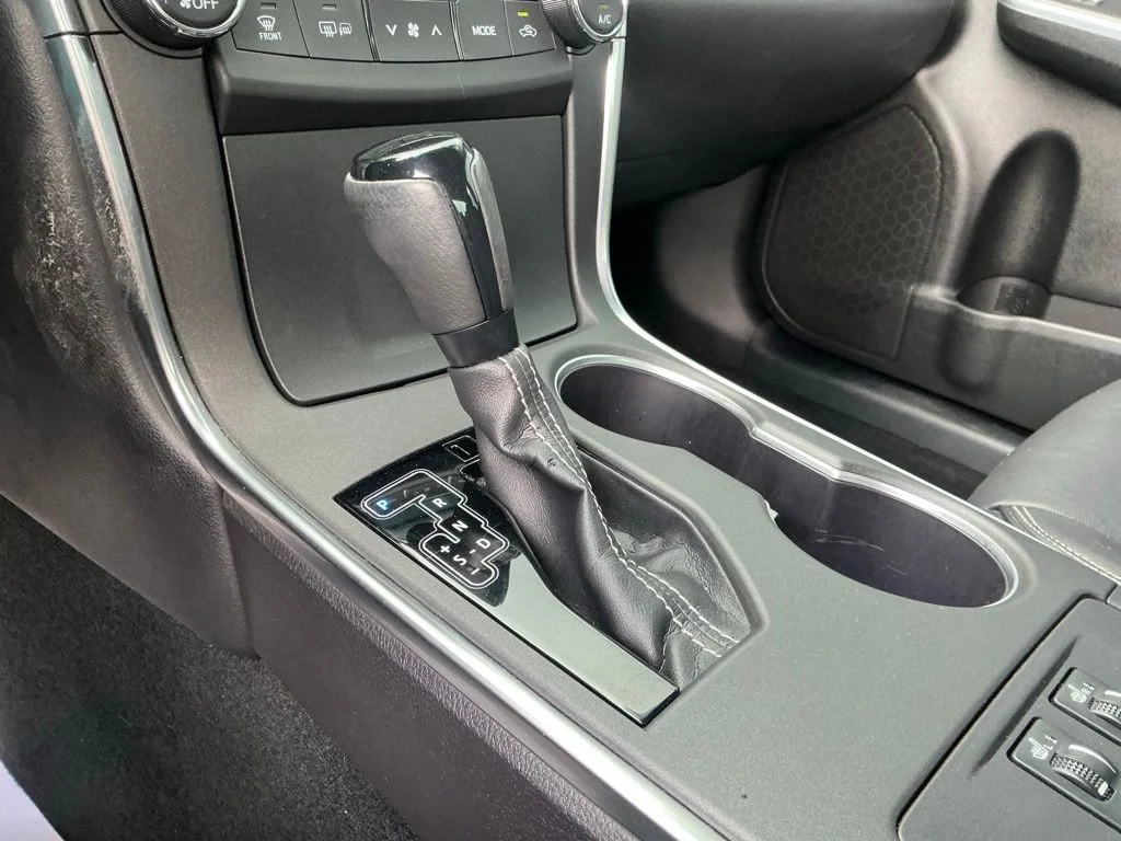 Used 2017 Silver Toyota XLE image 42