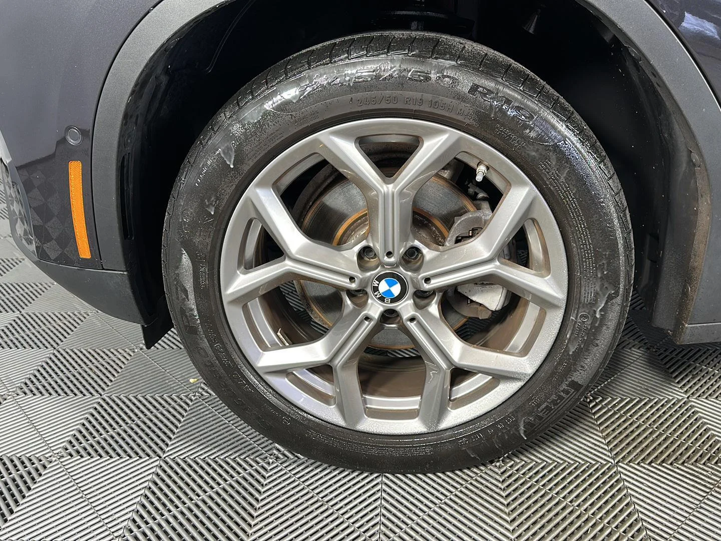Used 2023 Dark Graphite Metallic BMW xDrive30i image 9