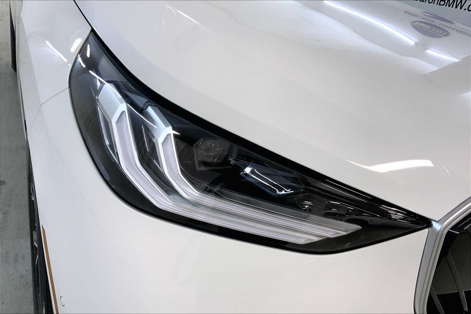 Used 2025 Alpine White BMW 30 xDrive image 13