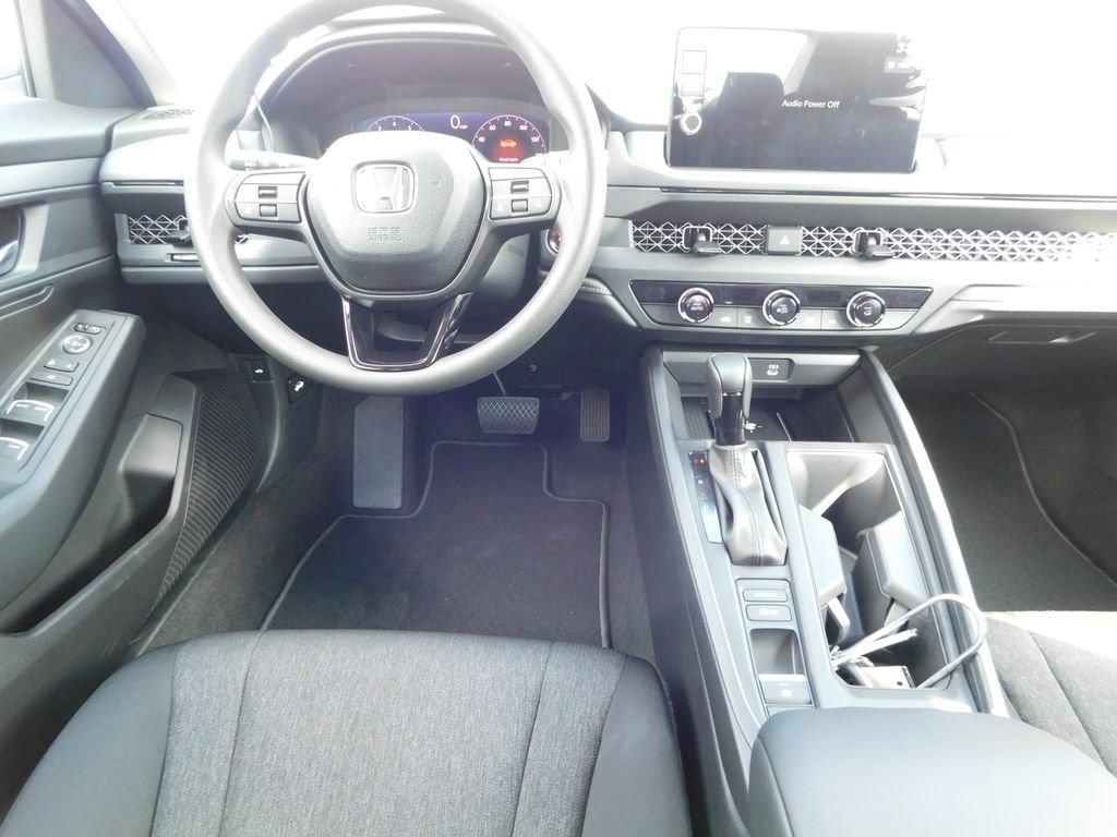 New 2026 Platinum White Pearl Honda LX image 15