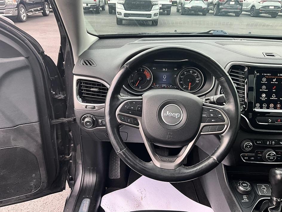 Used 2019 Gray Jeep Limited image 34