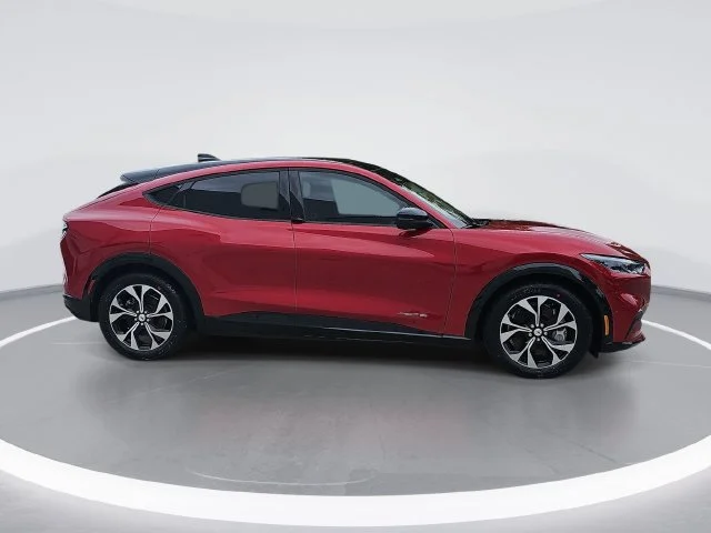 Used 2023 Red Ford Premium image 2