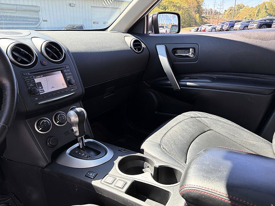Used 2013 Brilliant Silver Nissan SL image 19