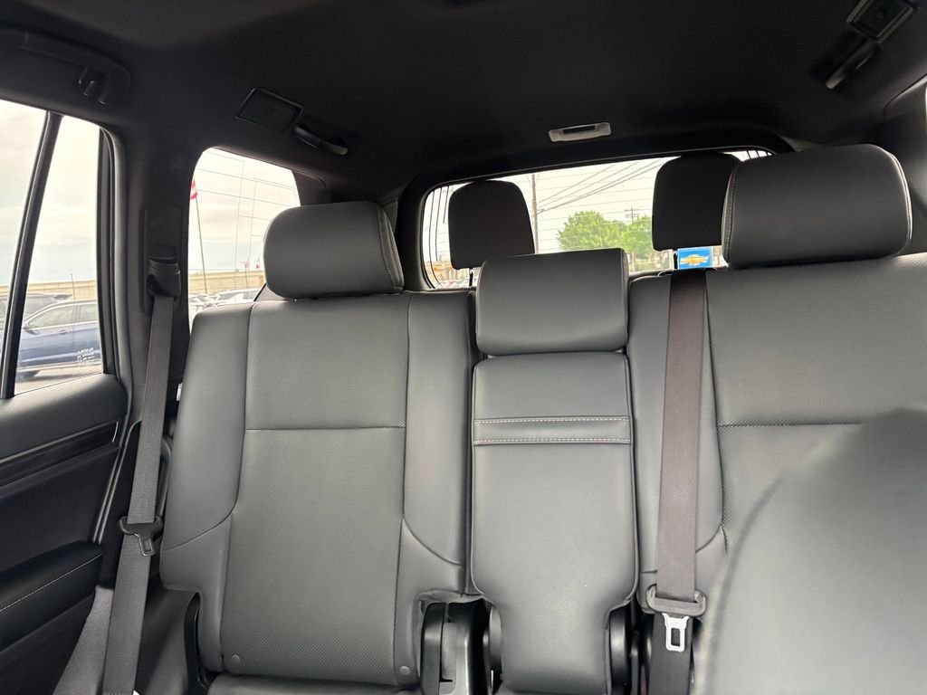 Used 2023 Black Lexus 460 image 16