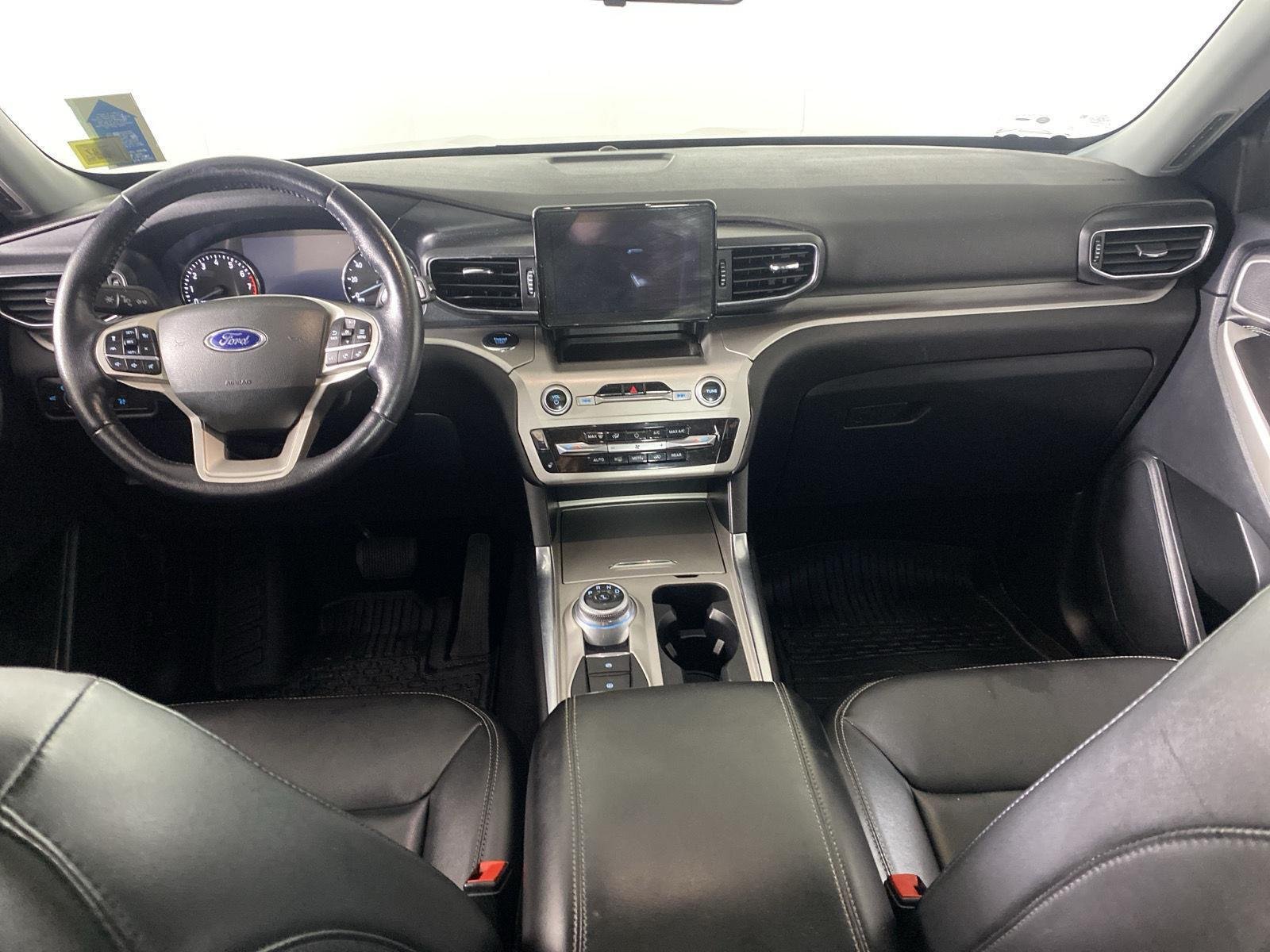 Used 2022 Rapid Red Metallic Tinted Clearcoat Ford XLT image 2