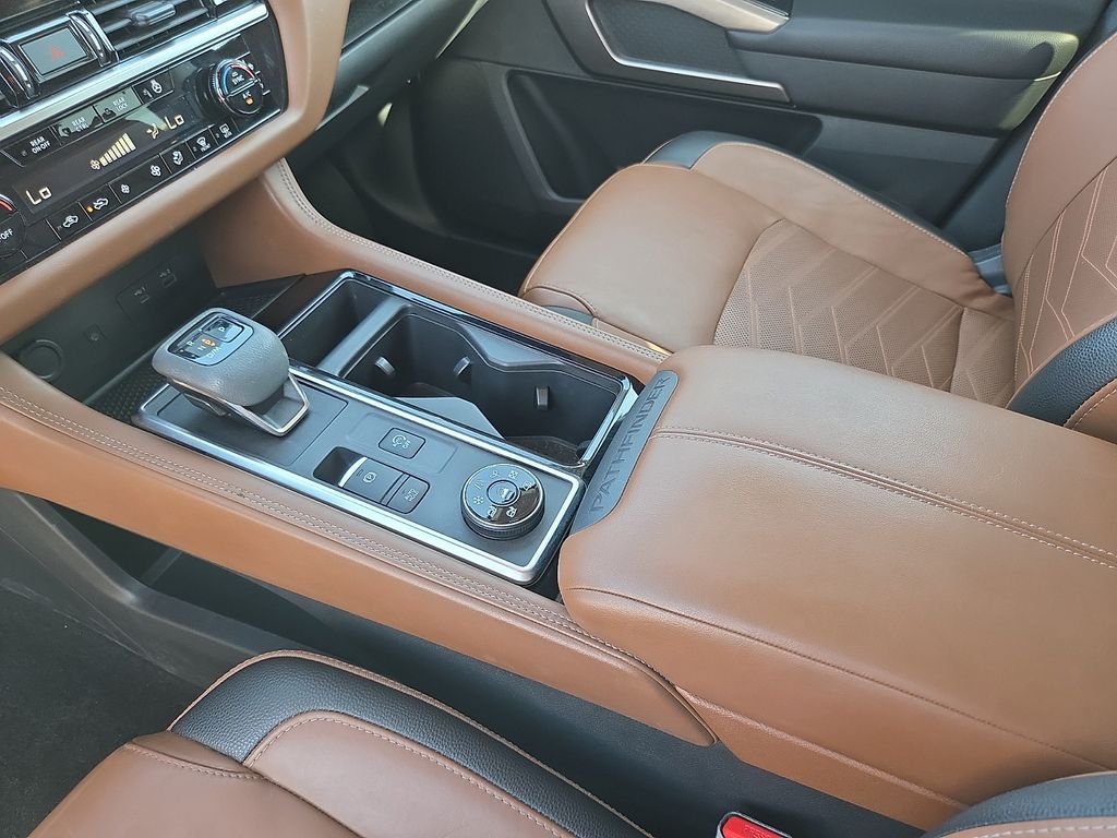 Used 2023 2 Tone Red / Black Roof Nissan Platinum image 25