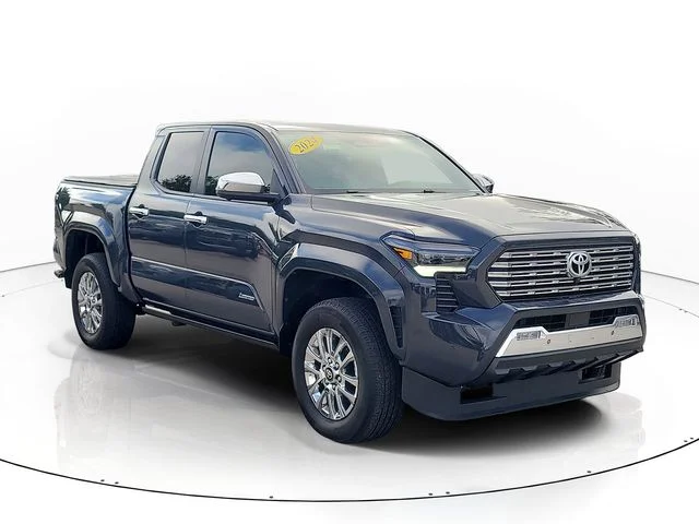 Used 2024  Toyota Limited image 3