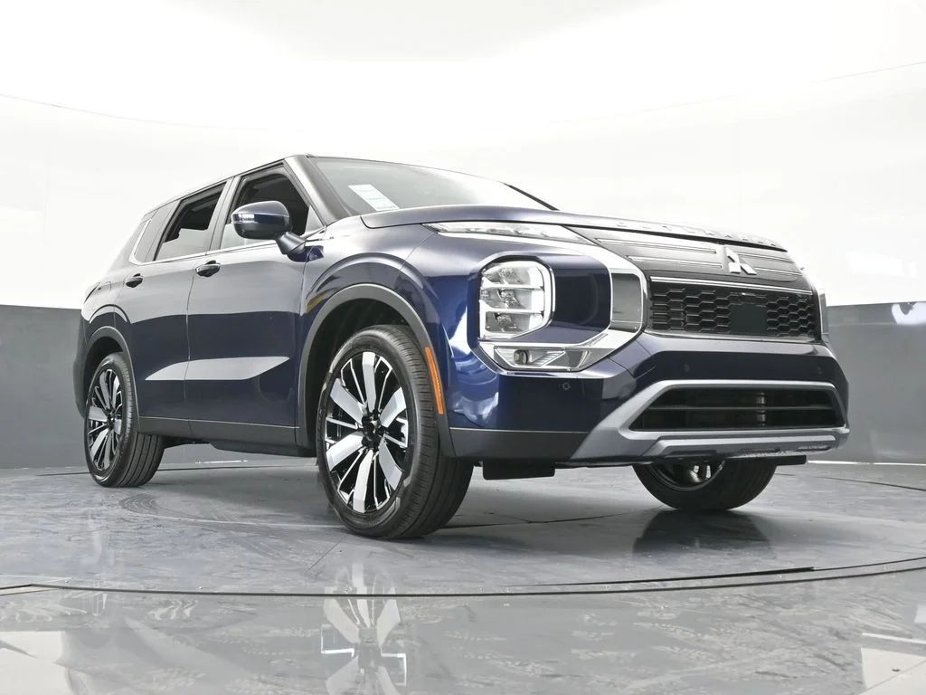 New 2026 Cosmic Blue Metallic Mitsubishi SE image 64