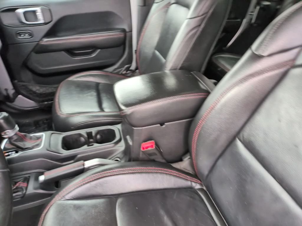 Certified Used 2018 Silver Jeep Unlimited Rubicon image 29
