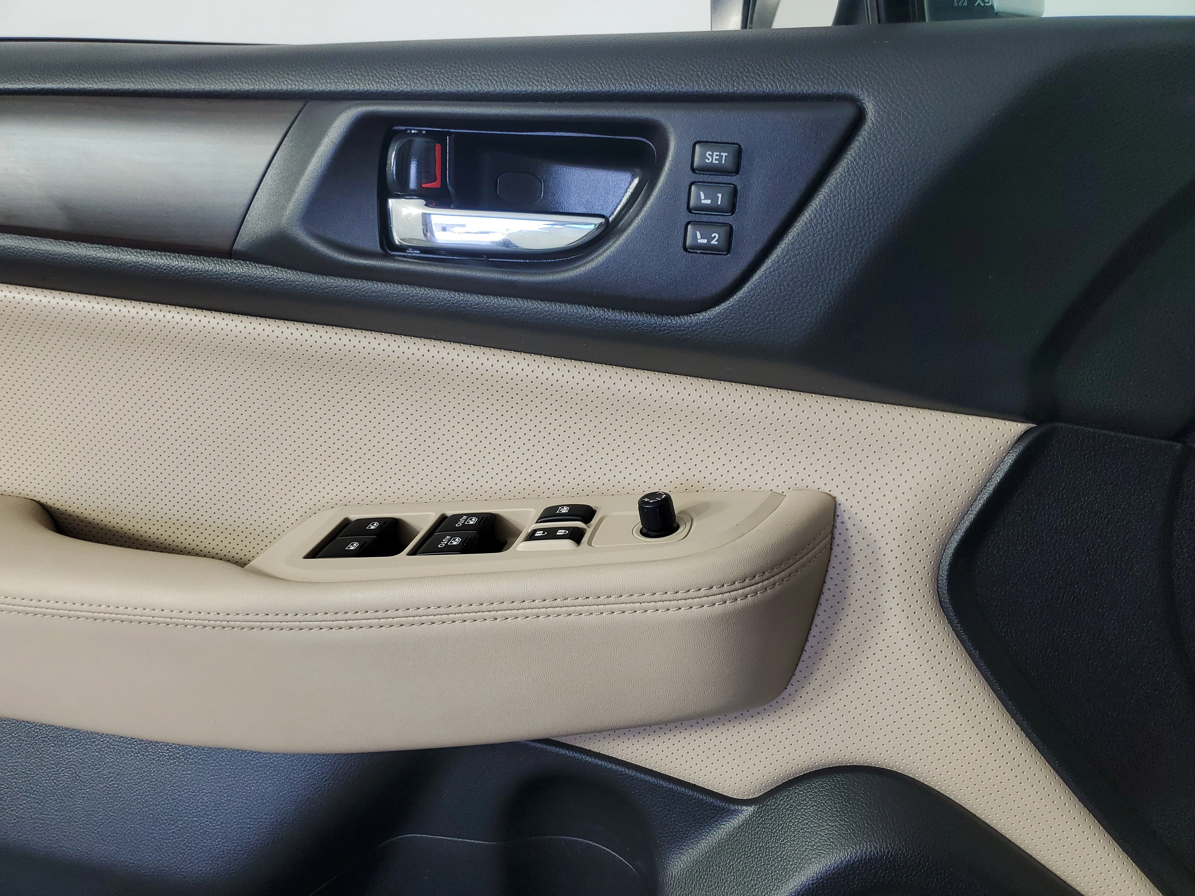 Used 2017 Crystal White Pearl Subaru Limited image 29