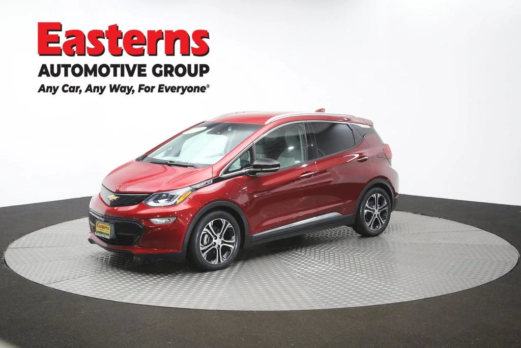 Used 2018 Red Chevrolet Premier image 58