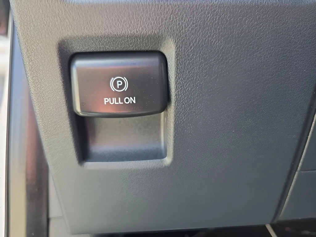 Used 2022 White Ford  image 32
