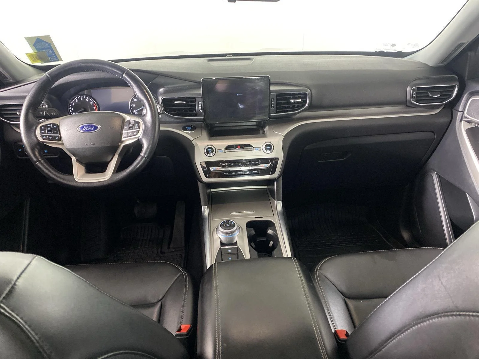 Used 2022 Rapid Red Metallic Tinted Clearcoat Ford XLT image 2