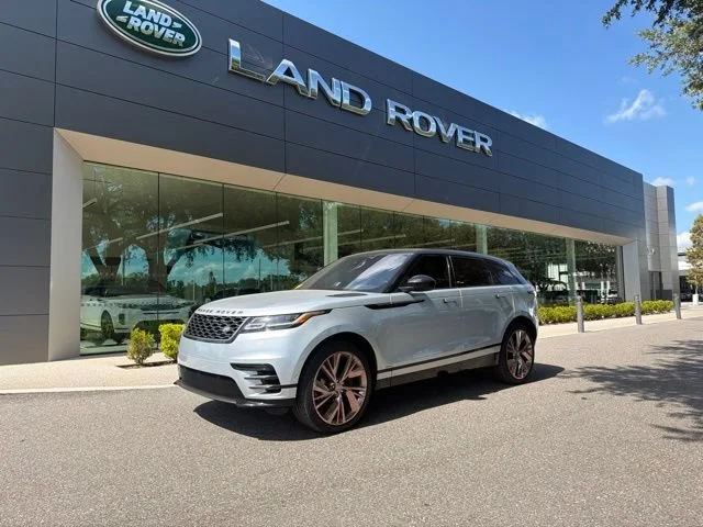 Used 2019 Indus Silver Metallic Land Rover R-Dynamic SE image 1